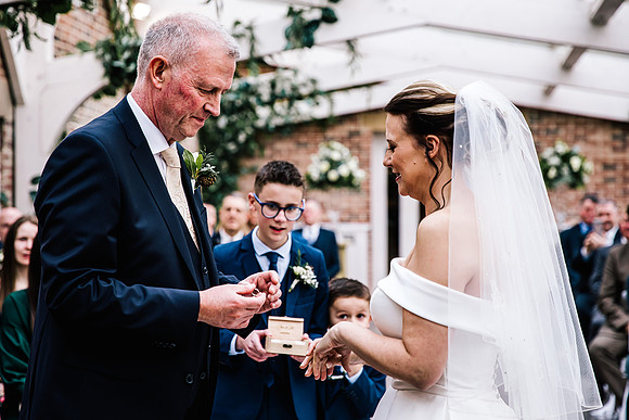 Foxtail Barns Wedding Photography - Jill & Chris-333