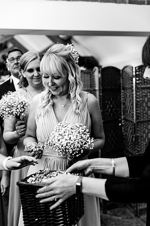 Hanbury Barn Wedding Photography - Laura & Phil-376