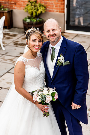 Hanbury Barn Wedding Photography - Laura & Phil-434