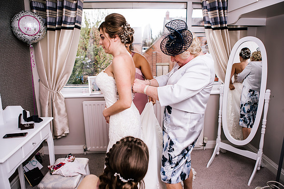 Alcumlow Wedding Barn - Wedding Photography - Ruth & Matt-209