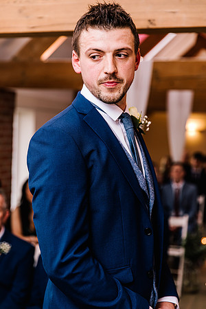 Hanbury Barn Wedding Photography - Hannah & Adam-307