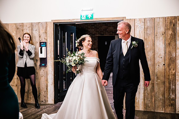 Foxtail Barns Wedding Photography - Jill & Chris-607