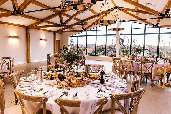 Hanbury Barn Wedding Photography - Hannah & Adam-626