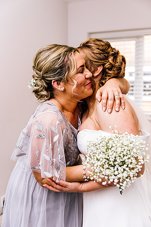 Hanbury Barn Wedding Photography - Hannah & Adam-235