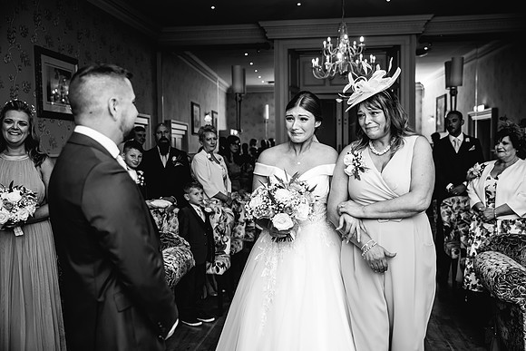 Newby Bridge Wedding Photography - Laura & Ryan-266