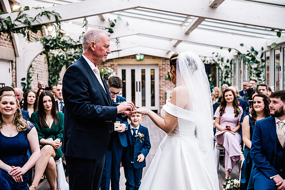 Foxtail Barns Wedding Photography - Jill & Chris-334