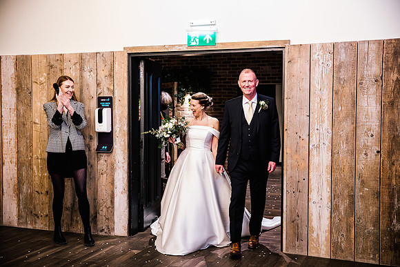 Foxtail Barns Wedding Photography - Jill & Chris-606