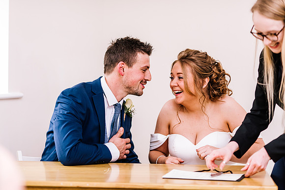 Hanbury Barn Wedding Photography - Hannah & Adam-343