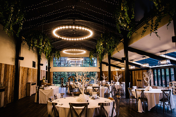 Foxtail Barns Wedding Photography - Jill & Chris-50