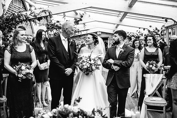 Foxtail Barns Wedding Photography - Jill & Chris-299