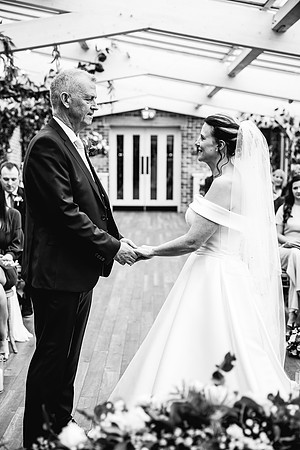 Foxtail Barns Wedding Photography - Jill & Chris-324