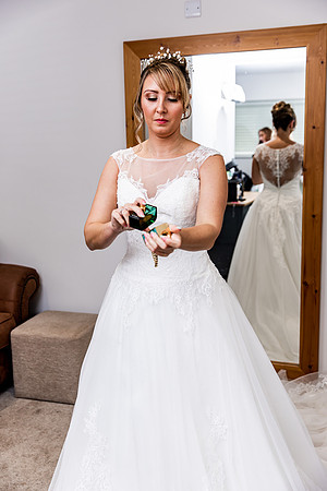 Hanbury Barn Wedding Photography - Laura & Phil-247
