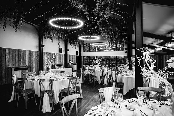 Foxtail Barns Wedding Photography - Jill & Chris-59