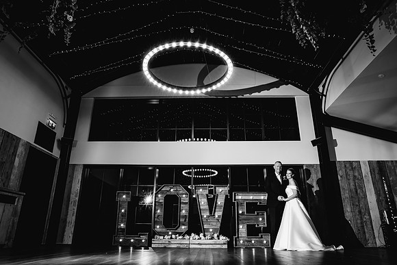 Foxtail Barns Wedding Photography - Jill & Chris-692