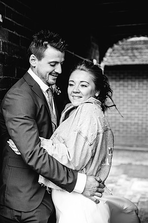 Hanbury Barn Wedding Photography - Hannah & Adam-572