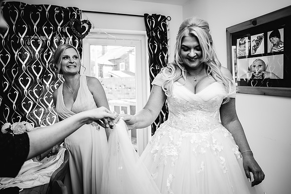 The Oak Tree Of Peover Wedding Photography - Cheshire Wedding Photographer-243