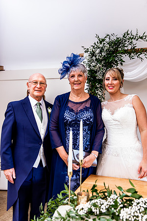 Hanbury Barn Wedding Photography - Laura & Phil-356